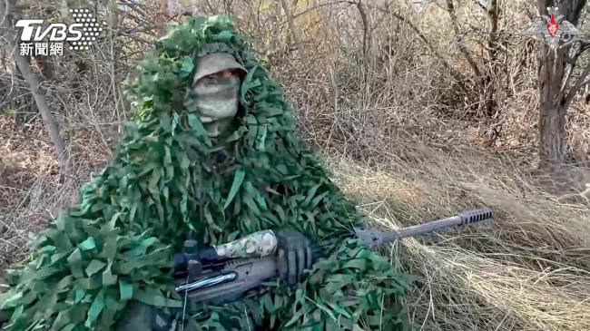 砰!乌克兰引爆炸弹 炸死正在开车的叛徒 砰!乌克兰引爆炸弹 炸死正在开车的叛徒