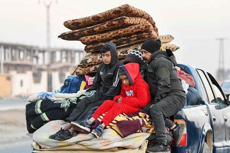 当地时间2024年12月2日，叙利亚局势升级，多地民众紧急撤离。 视觉中国