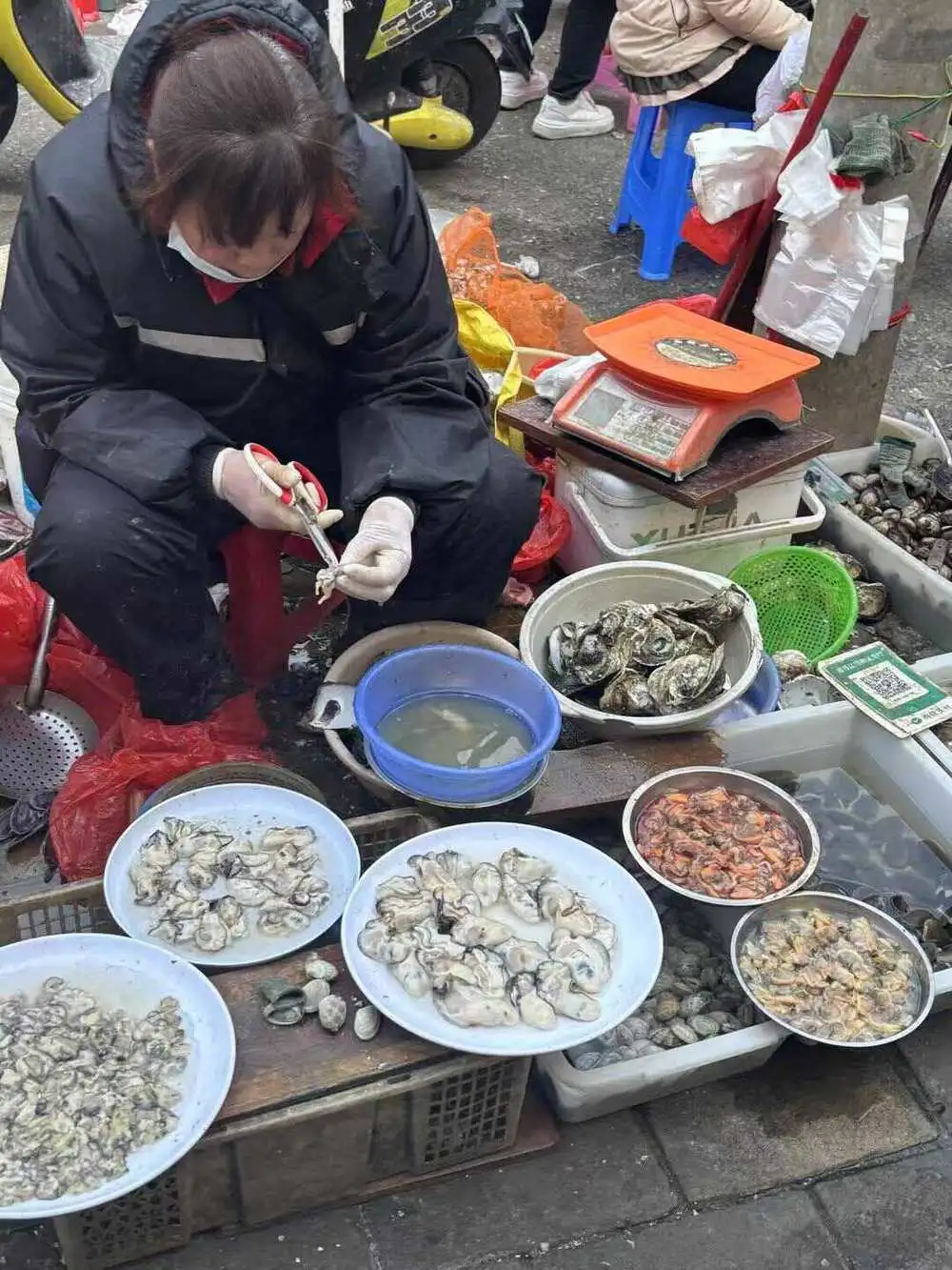抢微波炉热饭，打工人的世界大战