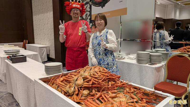 台日观光高峰论坛欢迎晚宴,东道主鸟取县推出在地美食松叶蟹以飨宾客。(记者林翠仪摄) 台日观光高峰论坛欢迎晚宴,东道主鸟取县推出在地美食松叶蟹以飨宾客。(记者林翠仪摄)
