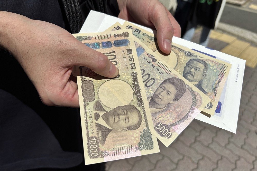 日本长期债券遇险，会是全球债券市场的“金丝雀”预警吗？ （美联社）