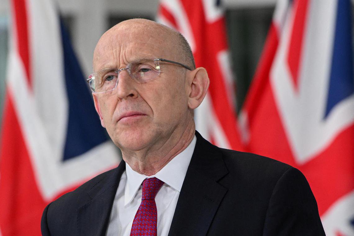 今年跨越英吉利海峡偷渡到英国的非法移民人数达到历史新高，英国国防部长希利说，英国已失去对边境的掌控。 （路透社）