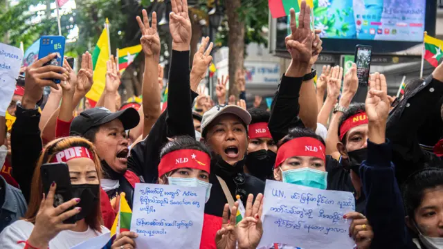 比第一次更加精明！川普12国赴美禁令 反响巨大