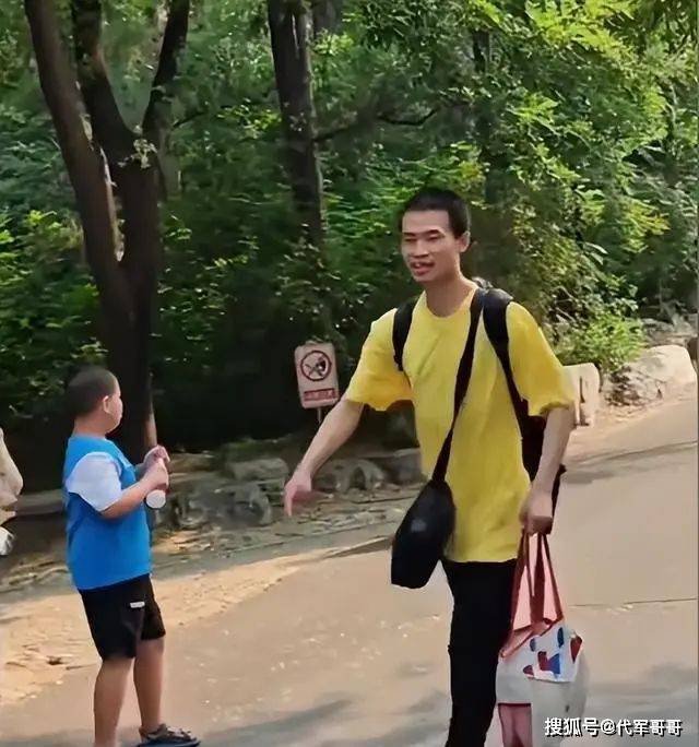 网友扒出韦神三年前牙医记录，北大回应来了