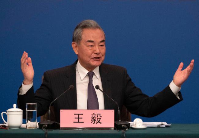 惊传：外交官员携密件叛逃俄罗斯 逼王毅吐露…