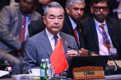 全球贸易局势动荡 中美正展开一场“争夺战”