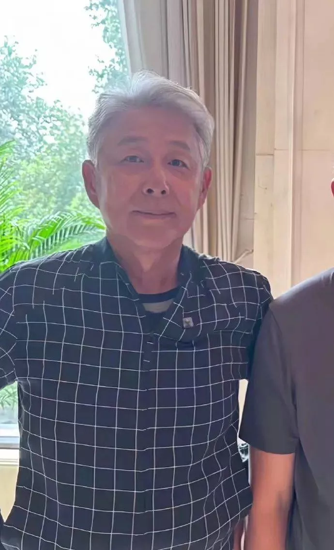 70岁陈道明头发全白了!网友:断层式衰老险些认不出?