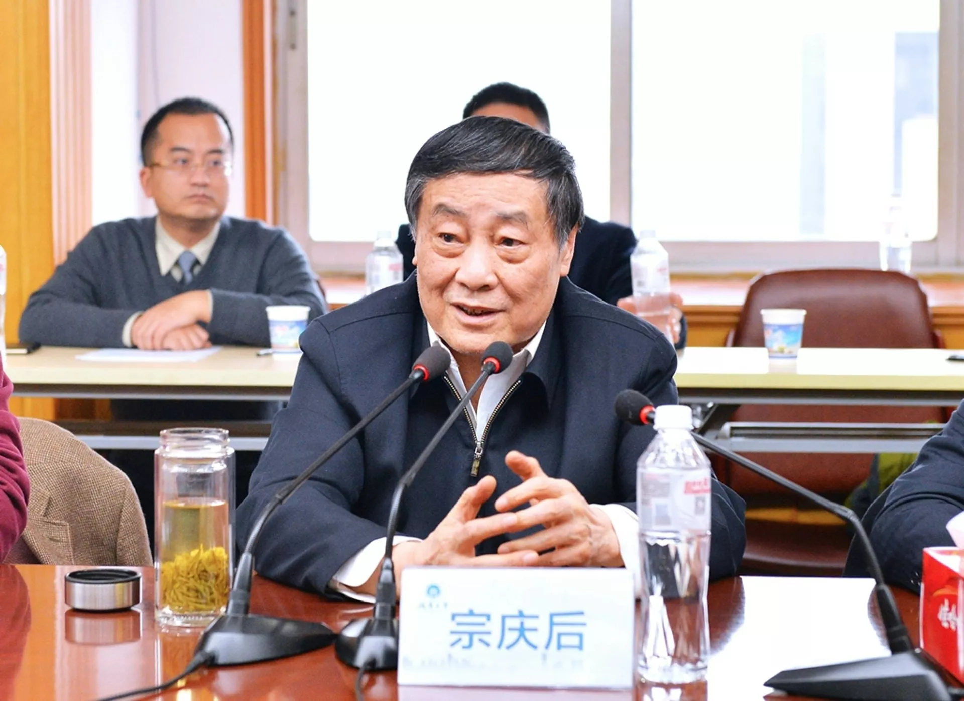 娃哈哈世纪遗产争夺战：3位“美国人”要求验DNA…