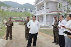 金正恩乐开花 亲自督建“乐园渔村” 让渔民们能“拎包入住”