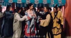 开除一个被偷拍的女大学生，才是有损国格