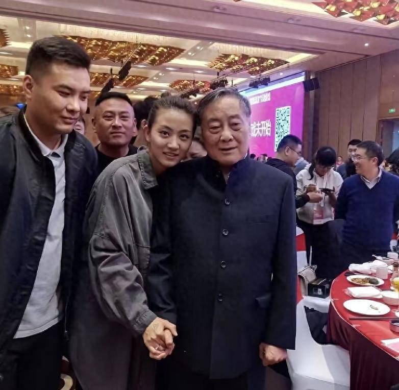 弟弟否认宗庆后有7个孩子，公开宗氏家谱，宗馥莉与宗家人不来往
