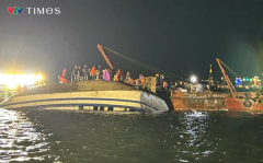 越南下龙湾翻船34人罹难 现场画面曝光