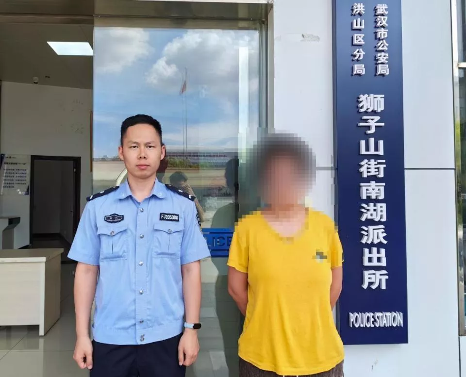 想带女儿玩又不想买票，女子伪造2000张游乐园门票