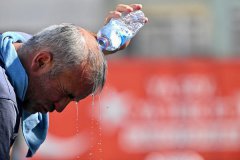 温度飙破50.5℃！野火烧不停 多人死亡