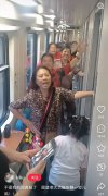 “我真服了”！大妈在火车卧铺走道跳广场舞 网友热议