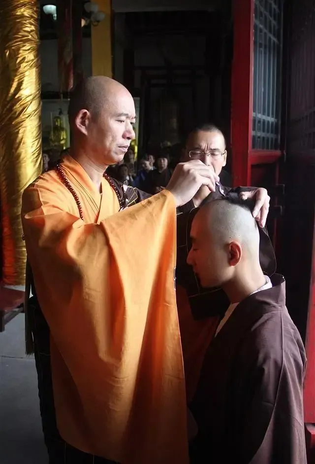 放下名利,斩断青丝 原来这些明星都已剃度出家