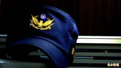 穿背心办公室追剧? 南警「超慢跑主任」被控霸凌 分局要查了