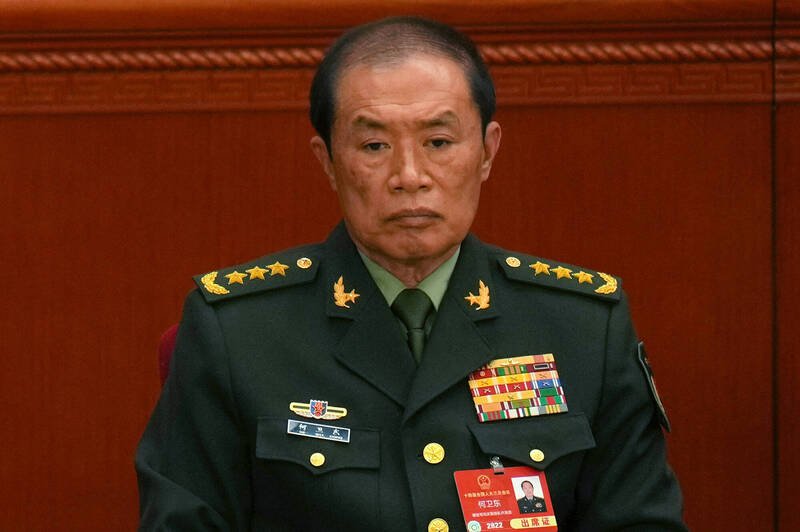 中国政治局委员兼中央军委副主席何卫东证实被查且被开除党籍,遗缺是否递补引发关注。(美联社) 中国政治局委员兼中央军委副主席何卫东证实被查且被开除党籍,遗缺是否递补引发关注。(美联社)