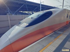 台南站月台男旅客突冲撞高铁列车幸无外伤 铁路警察厘清案情中