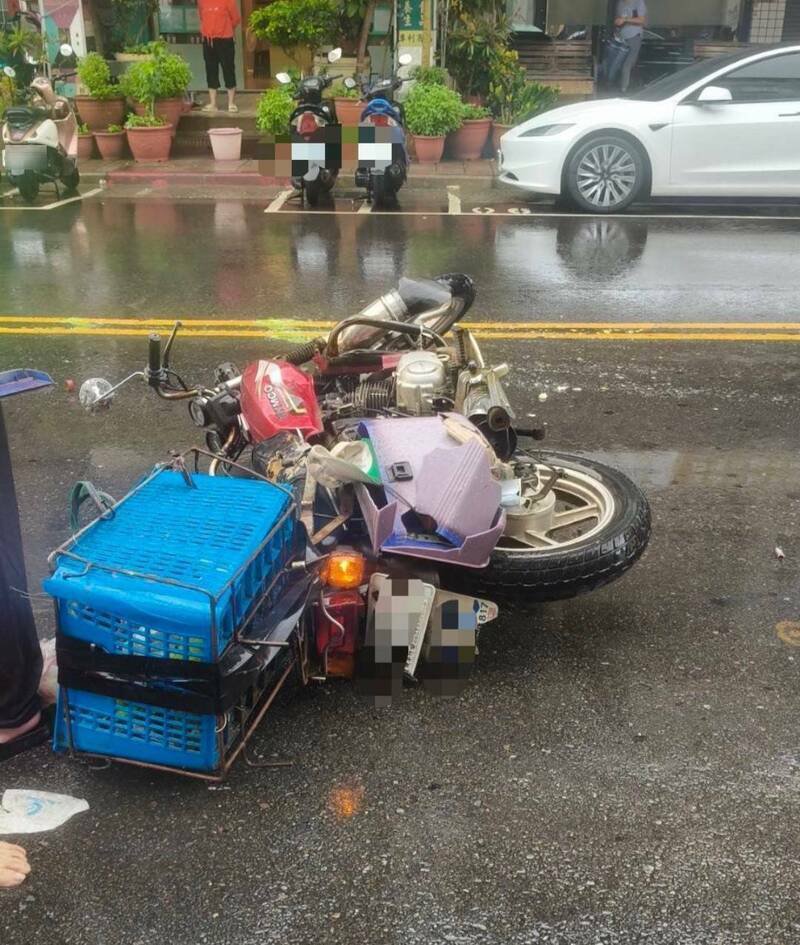 陈姓董事长开车擦撞机车骑士酿一死。(记者王冠仁翻摄) 陈姓董事长开车擦撞机车骑士酿一死。(记者王冠仁翻摄)