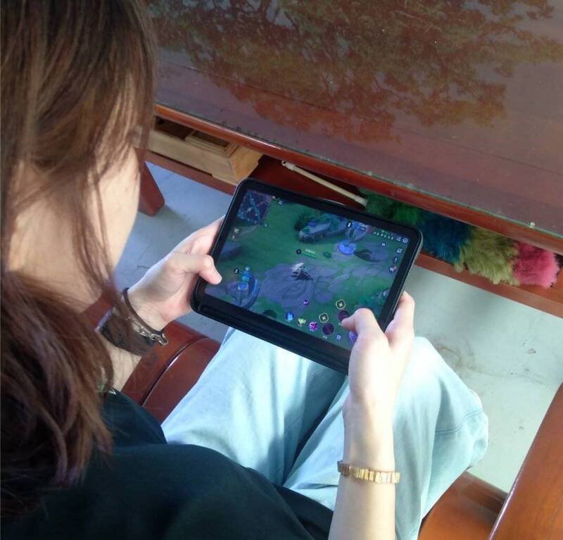 手机线上游戏「传说对决」示意图。(警方提供) 手机线上游戏「传说对决」示意图。(警方提供)