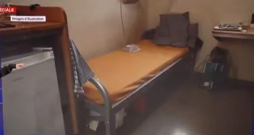 法媒曝光萨科齐牢房照片,看电视要付费,早餐要自己做