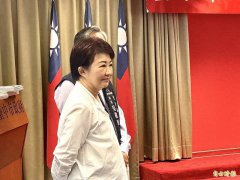 台中中央市场鹰架倒塌砸6车伤到骑士 卢秀燕说话了