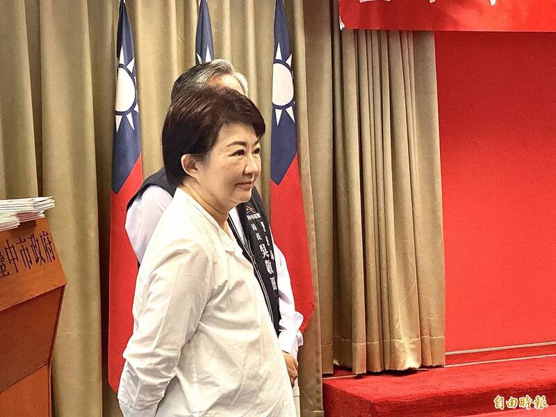 台中市长卢秀燕主持治安会报,强调中央市场鹰架倒塌伤到两位民众。(记者黄旭磊摄) 台中市长卢秀燕主持治安会报,强调中央市场鹰架倒塌伤到两位民众。(记者黄旭磊摄)