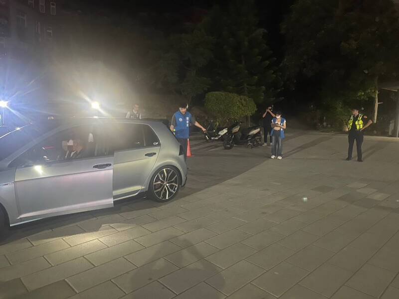 桃园市政府环保局与杨梅警分局合作执行「静桃专案」。(警方提供) 桃园市政府环保局与杨梅警分局合作执行「静桃专案」。(警方提供)