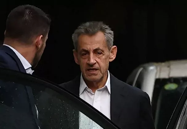 萨科齐入狱服刑，传有囚犯威胁要为卡扎菲复仇