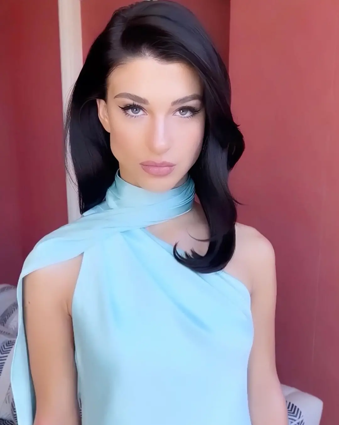 “00后”首富千金菲比·盖茨创业 宣称自己“不靠爹”