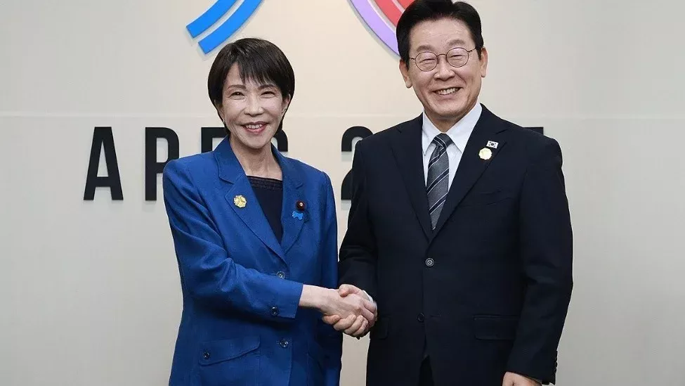 李在明用日语问候高市早苗,一句话逗笑现场官员