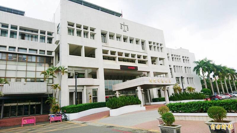 色叔叔在小学施作水泥工程，跟女学生聊天之际乘机性骚扰，女学生告诉师长后报警，色叔叔被南投地院法官判刑3个月。（记者陈凤丽摄）