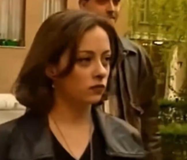 清纯干练，意女总理梅洛尼19岁时容颜曝光