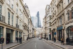 退休族惨了？这国拟推豪宅税