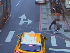 光天化日喷辣椒水殴人抢金项链 原来是感情纠纷引起