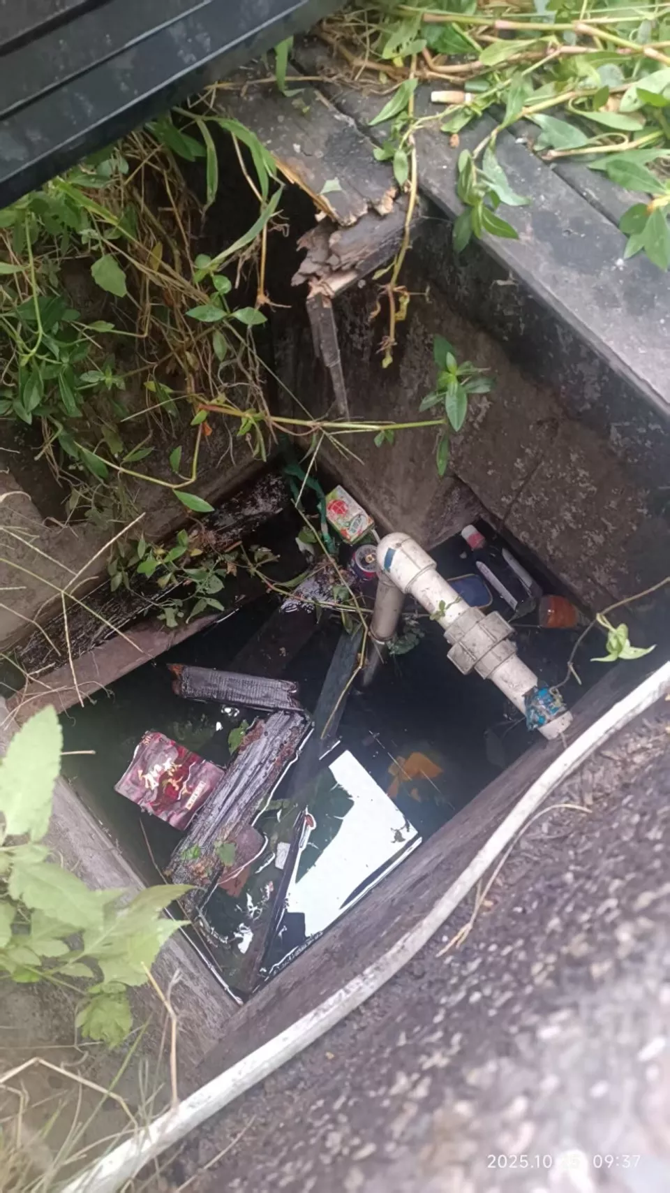 19岁小伙酒吧附近坠井深度昏迷，亲属称找不到责任方