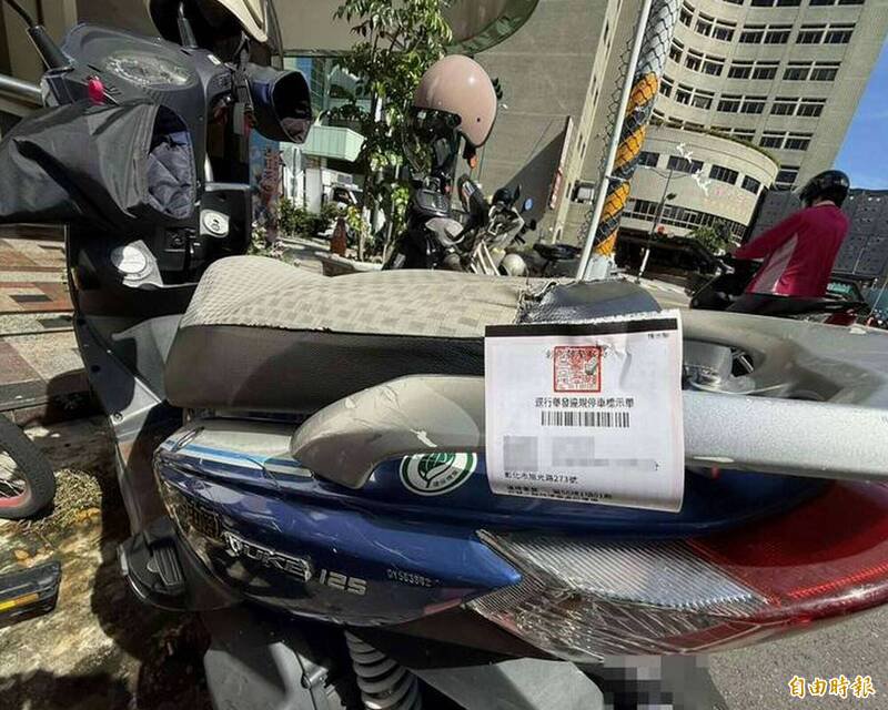 彰基商圈机车违规停车相当严重。（记者汤世名摄）