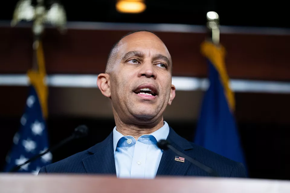 美国联邦政府关门已“满月”,为什么两党还不急