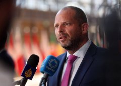 比利时空军基地遭不明无人机入侵 防长：是明确锁定指令