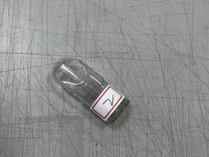 警方在林女身上起出电子烟杆及2枚烟弹，带回检验残渣，发现依托咪酯成分。（警方提供）