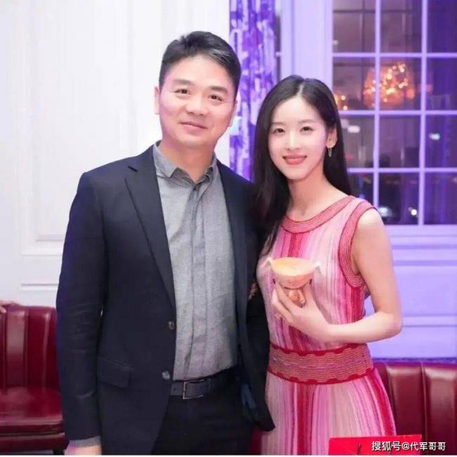 刘强东章泽天被疑冷战,貌合神离 刘强东章泽天被疑冷战,貌合神离