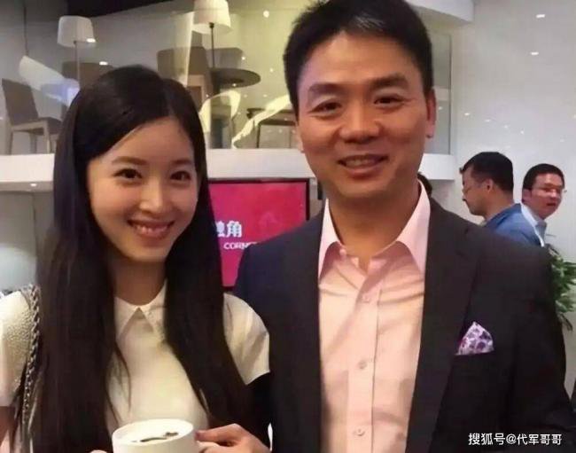 刘强东章泽天被疑冷战,貌合神离 刘强东章泽天被疑冷战,貌合神离