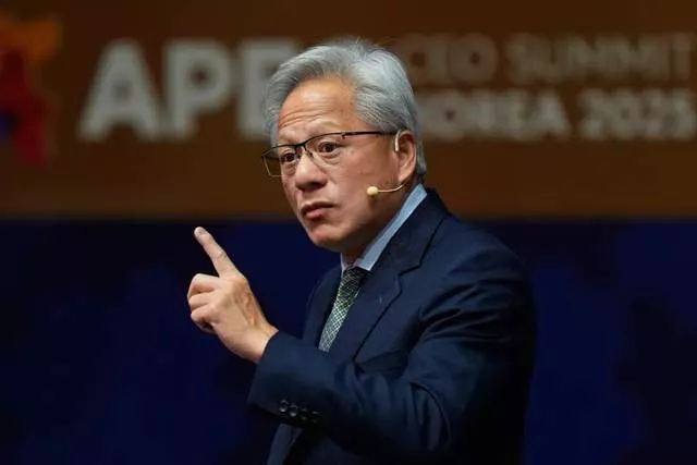 五万亿美元的英伟达,让世界开始恐惧