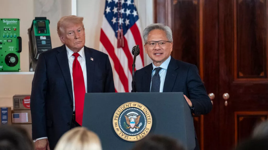 特朗普:中国等国家不能拥有英伟达最先进AI芯片