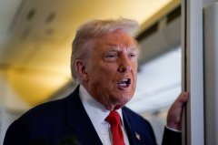 川普发动弃保 发声力挺古莫对抗民主党左翼新星