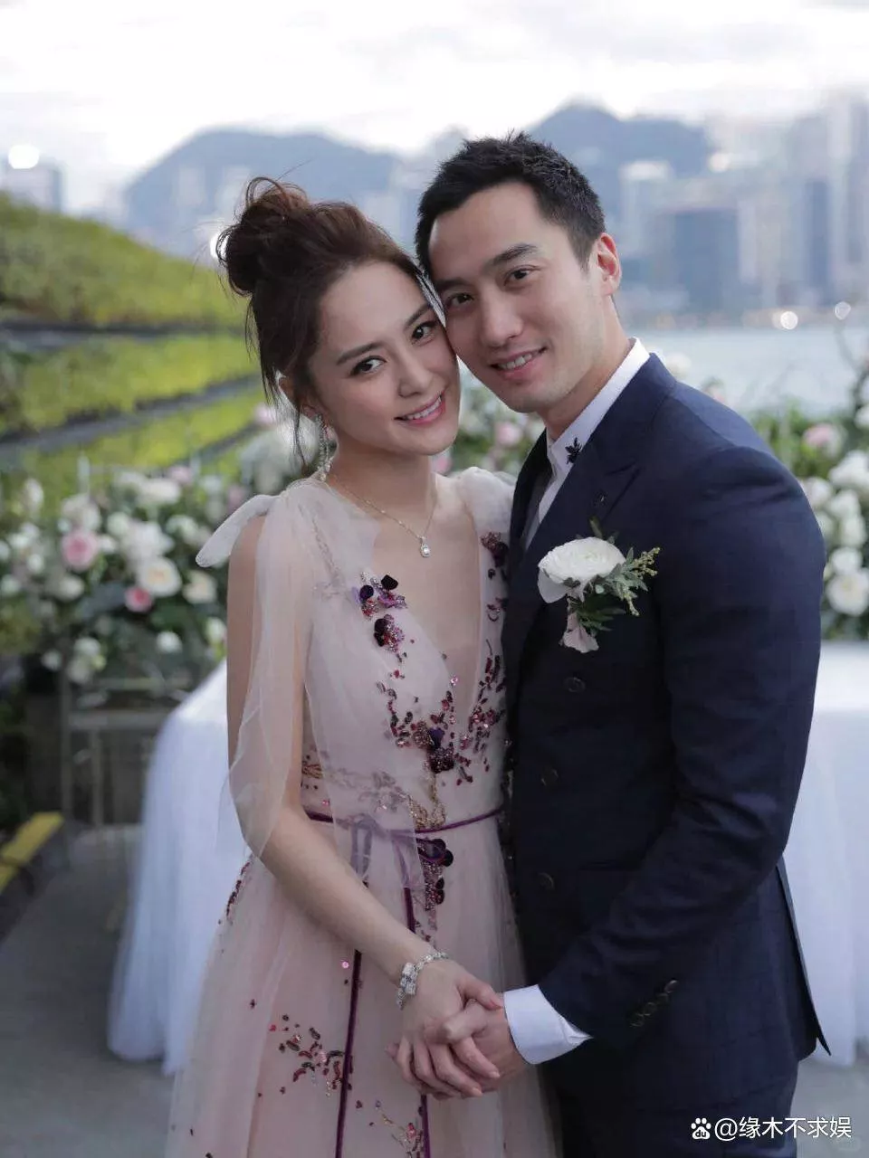 曝阿娇前夫三度离婚，两人取关女方删光合照