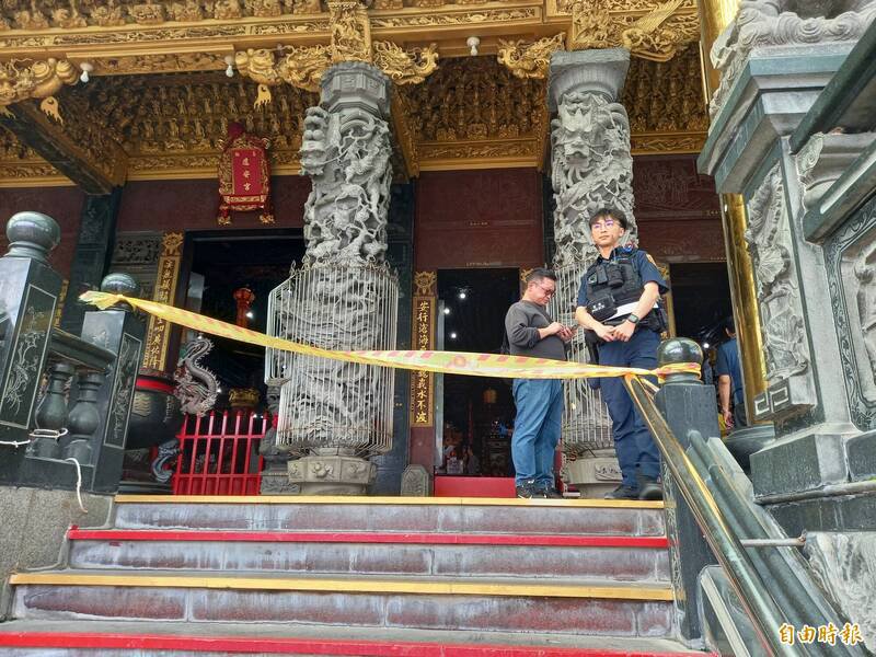 警方拉起封锁线采证扩大侦办。（记者江志雄摄）