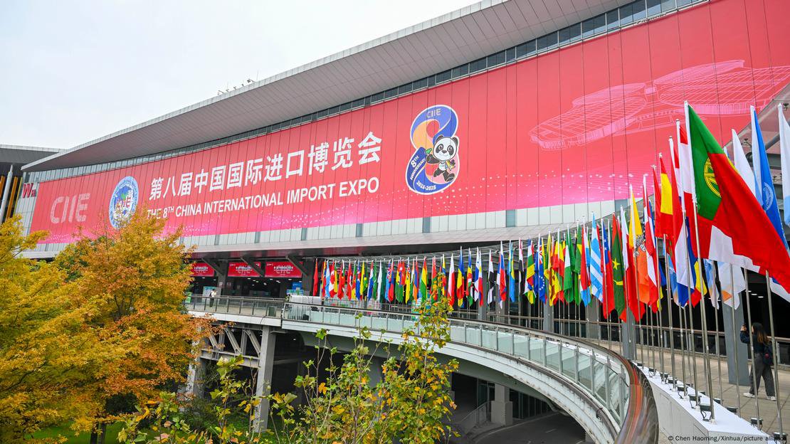 图为第八届上海国际进口博览会展场。