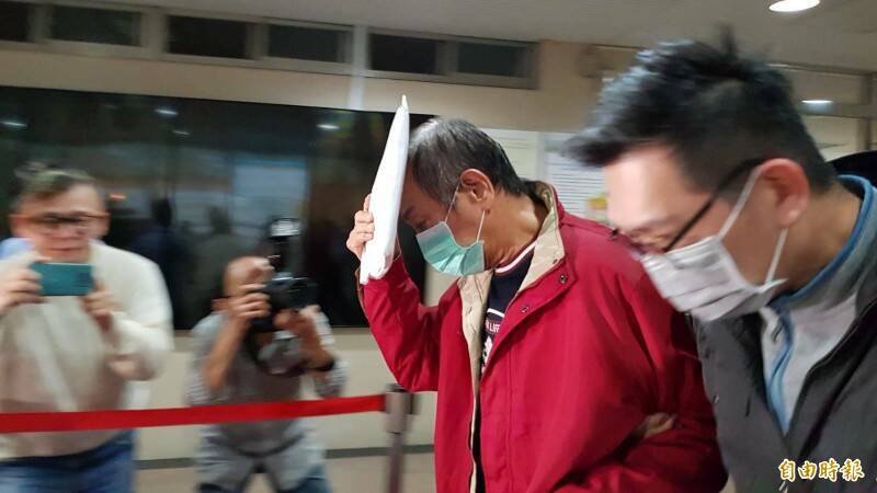 艺人夏于乔父亲夏世纮（红外套）。（资料照）